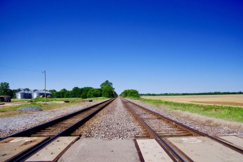 Knobel-RR-tracks-ar