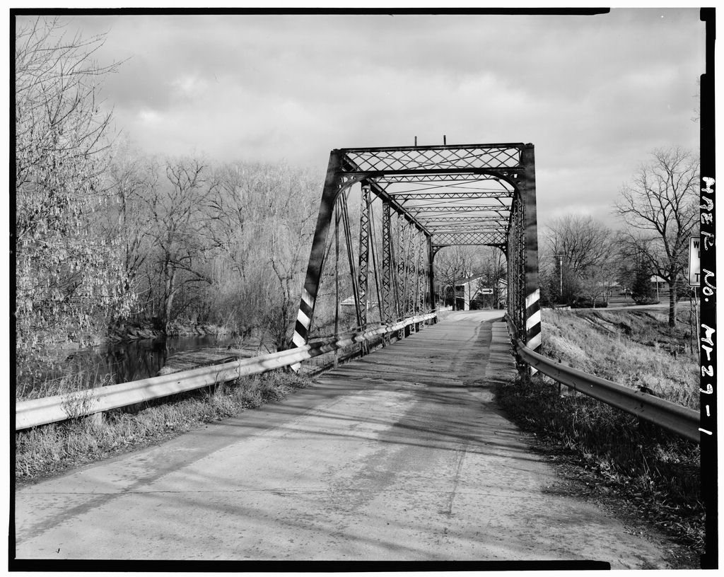 Knaggs Bridge, Spanning Shiawassee River on Cole Road