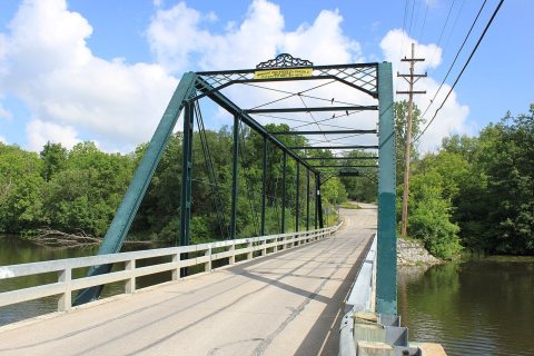 Maple-Foster Bridge
