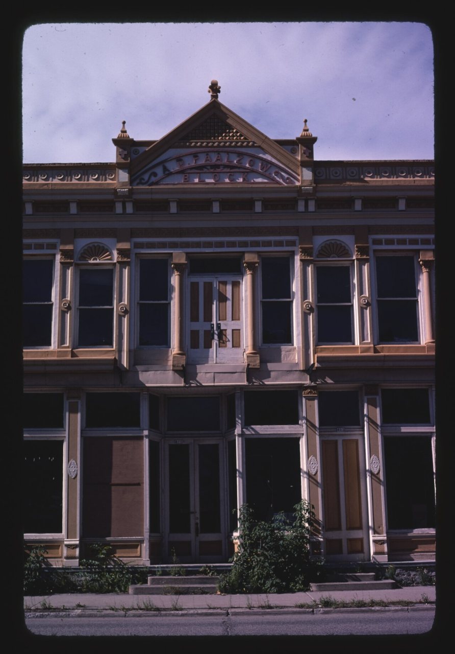 Paalzon Block, First Street