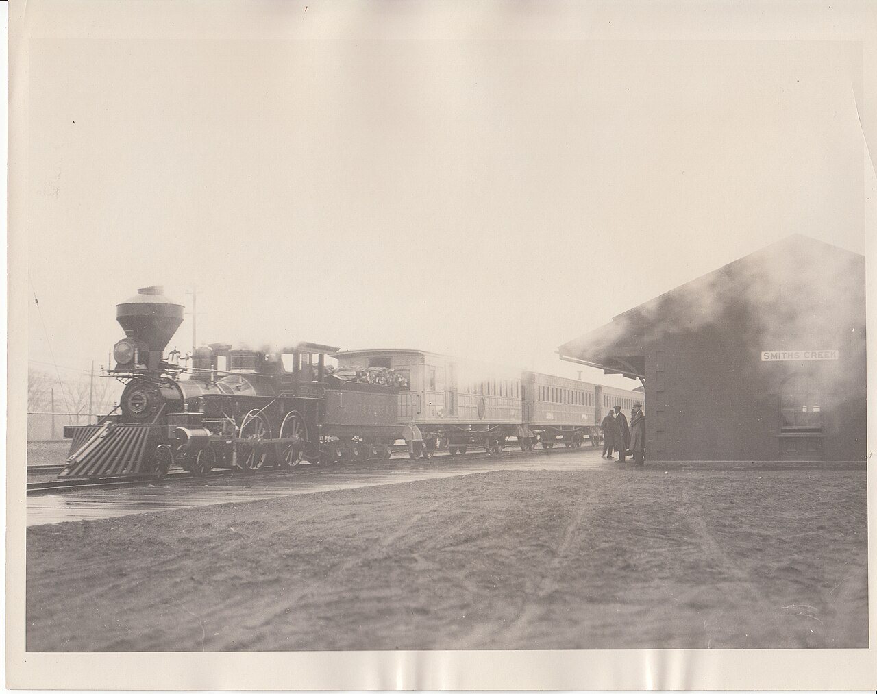 Presidential train approaching Smiths Creek station from Detroit