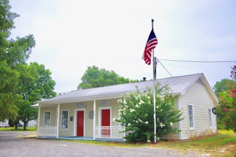 Burdette-Farms-and-post-office-ar