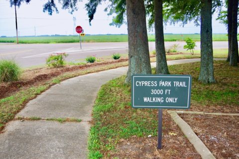 Dell-Cypress-Park-Trail-entrance-ar