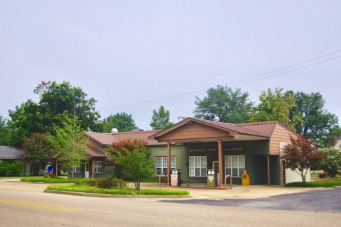 Dell-Cafe-Convenience-Store-ar