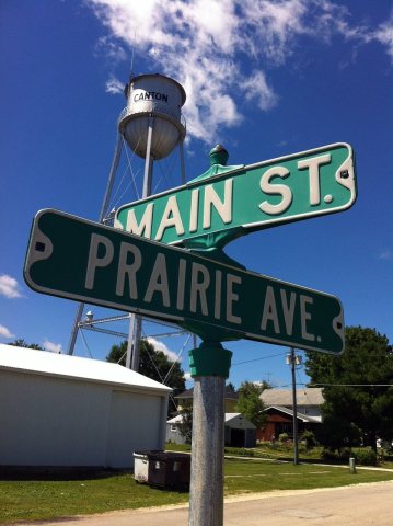 Canton streetsign-Prairie and Main