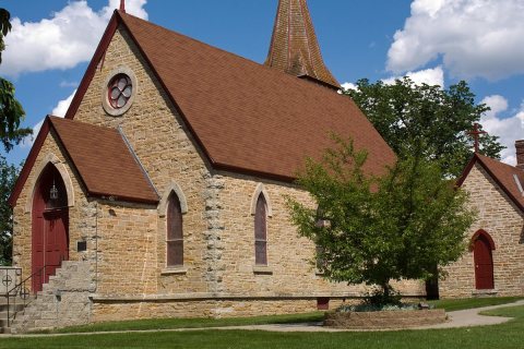 Holy-Cross-Dundas