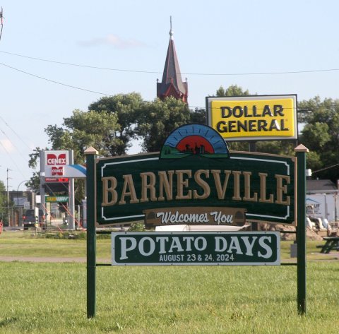 Barnesville, Minnesota-01-Welcome sign