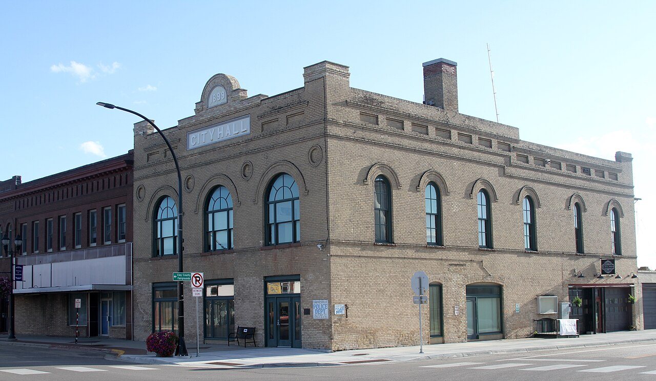 Barnesville, Minnesota-05-Old City Hall