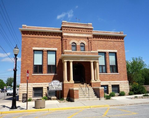 2009-0528-MN-SpringValley-cityhall