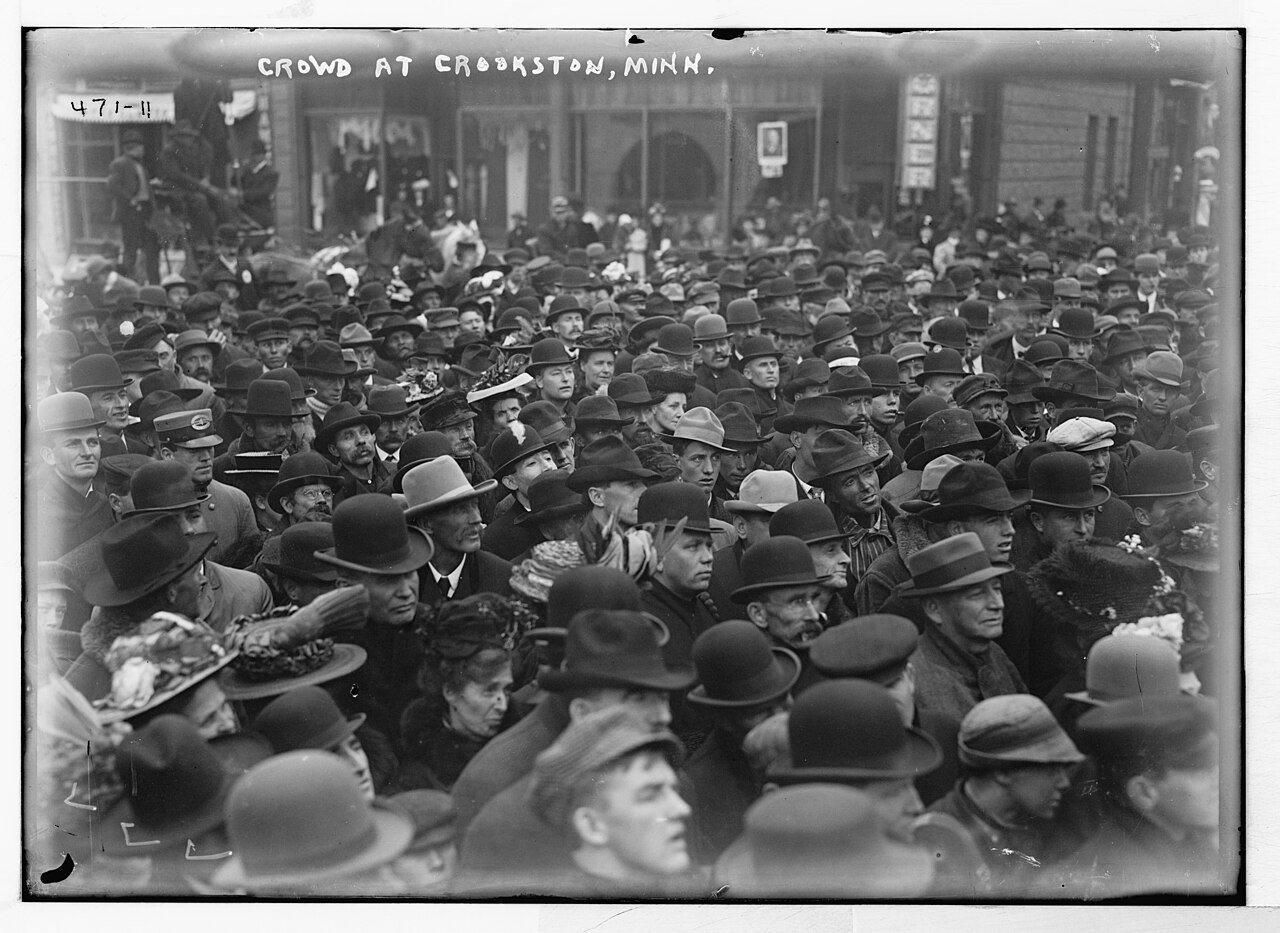Crowd at Crookston, Minn. (Taft)