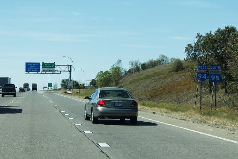 Int94wMN95sSignsRoad-MM1