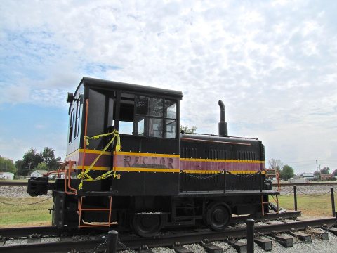 Rector-train-engine-ar