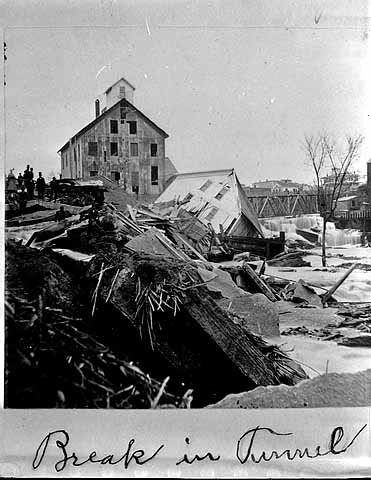 Hennepin Island Tunnel collapse 1