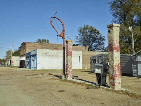 What's left of a very old gas station in "downtown" Lula, Mississippi