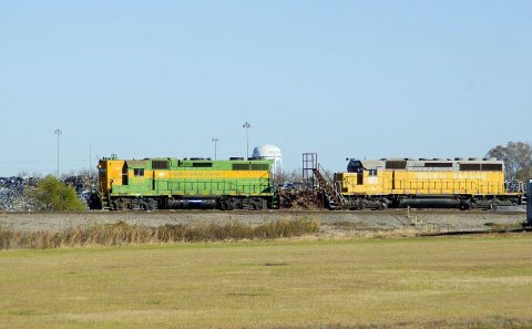 Cagy-columbus-greenville-gp38-2777-and-sd40-2-3312--artesia-mississippi--2016-12-01--picture-by-birmingham-photographer