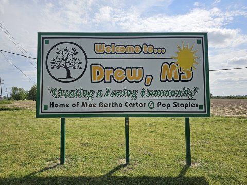 Welcome to Drew Mississippi sign