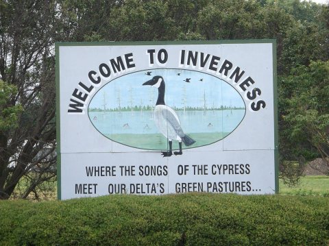 WelcomeToInvernessSign