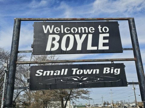Welcome To Boyle sign