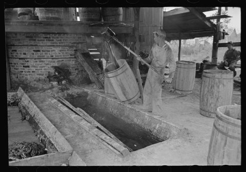 Turpentine still