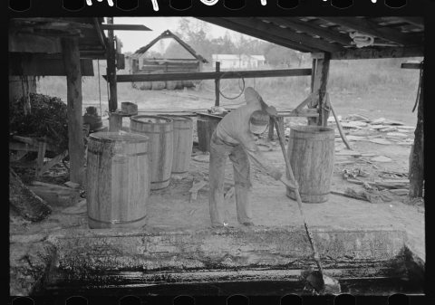 Turpentine still