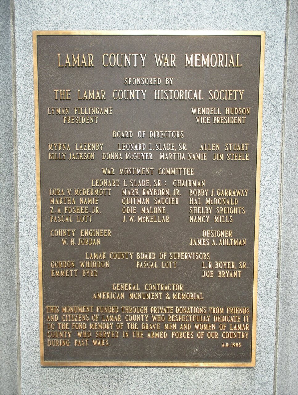 CloseUpofWarMemorial
