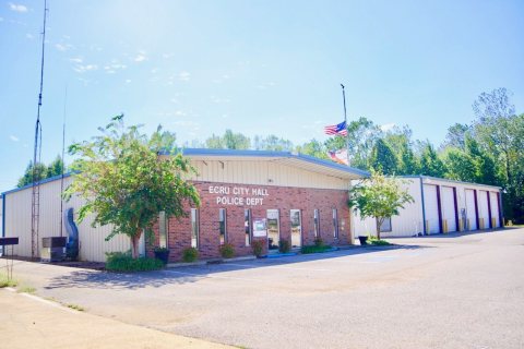 Ecru-City-Hall-ms