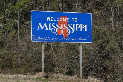 Welcome to Mississippi sign