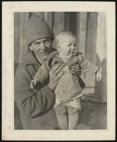 Red Cross beneficiaries near Cleveland, Mississippi
