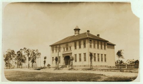 School in Mill District