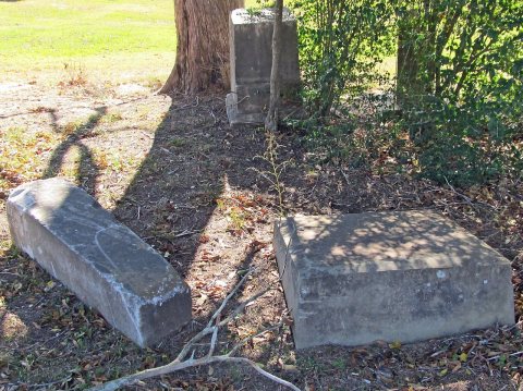 Abandoned Graves - outskirts of Clinton (Hinds County), Mississippi