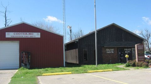 Cooter fire station and city hall