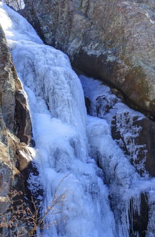 Waterfalls-at-taum-sauk-mountain.jpg