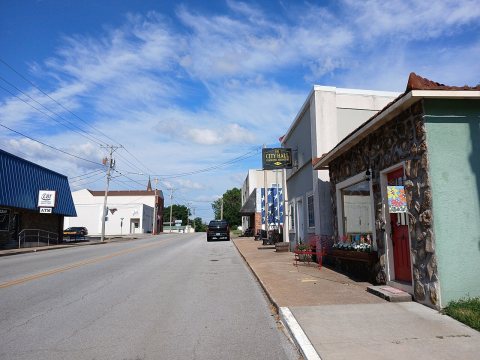 Diamond, Missouri - downtown with main street