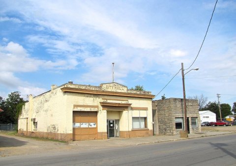 Lilbourn-Old-City-Hall-mo