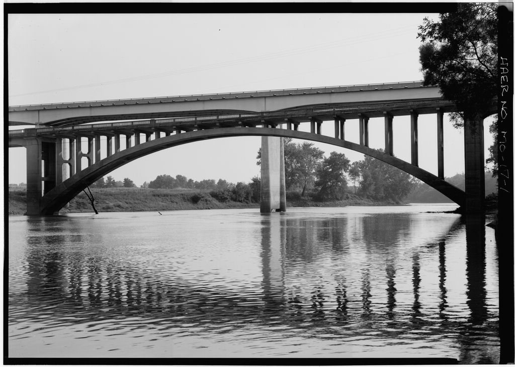 Osage River Bridge, Spanning Osage River on State Highway M-13
