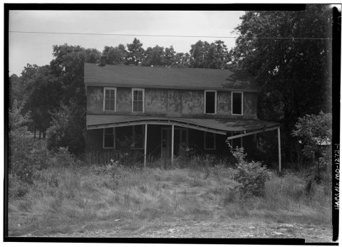 House, Highway 82