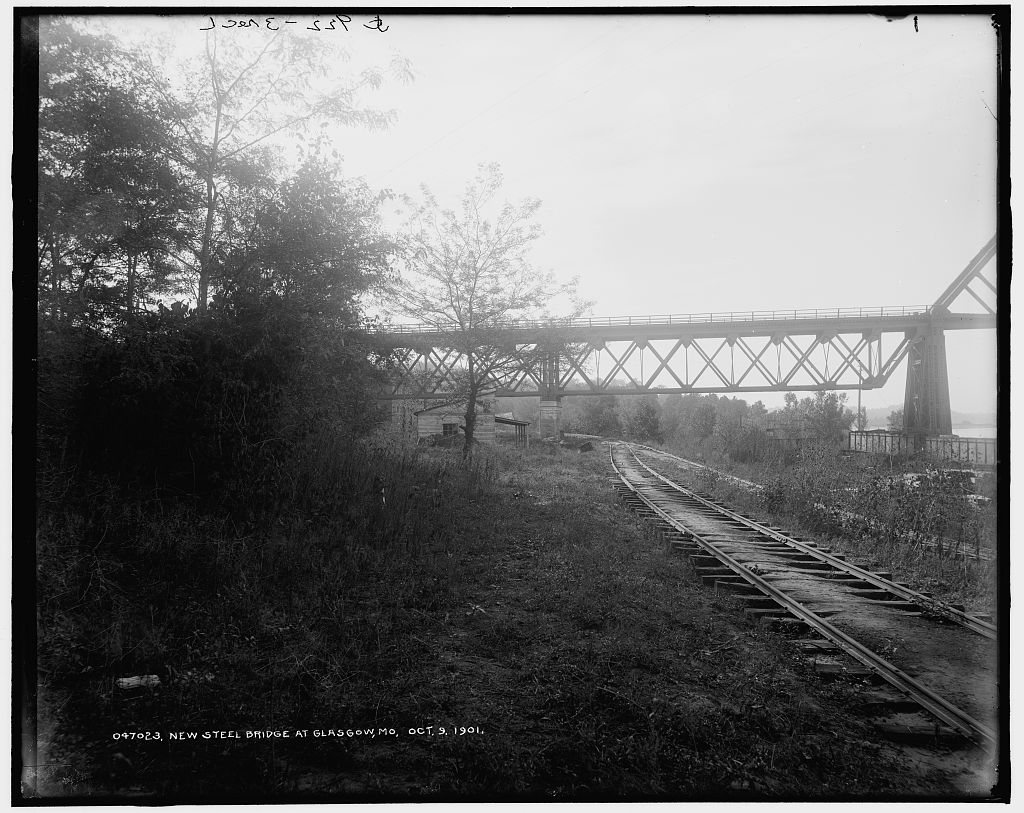 New steel bridge at Glasgow, Mo
