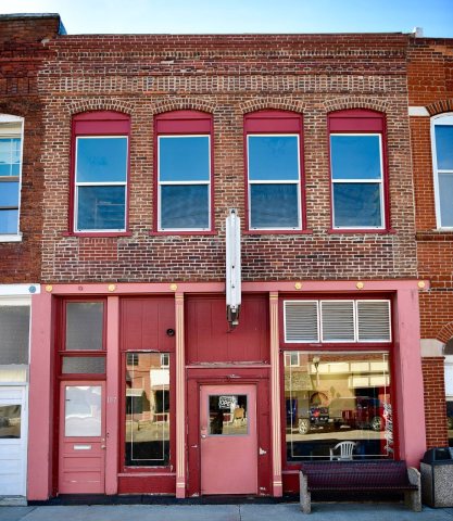 Alsop’s General Store (107 E. Broadway)