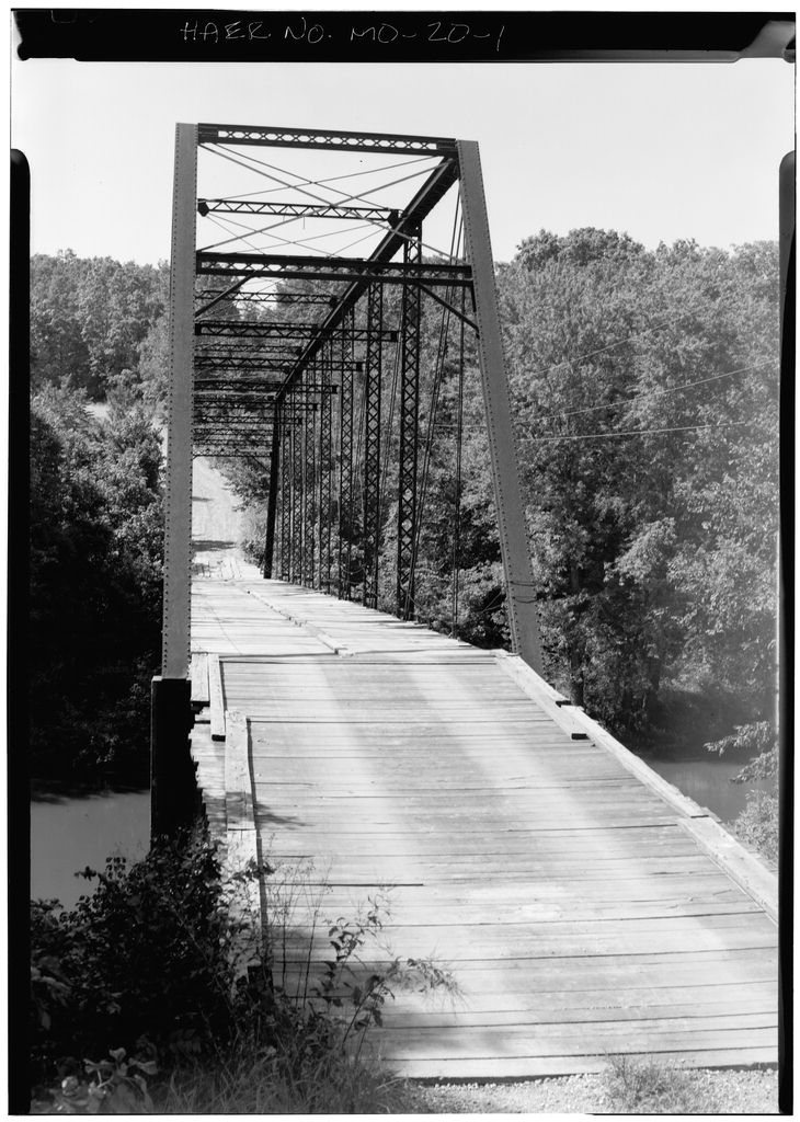William's Bend Bridge, Spanning Pomme de Terre River