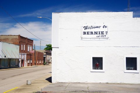 Bernie-welcome-sign-mo
