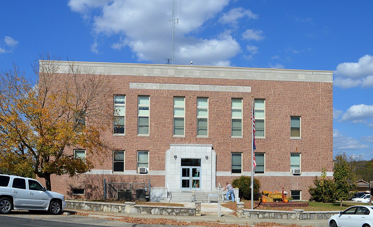 Oregon County MO Courthouse 20151021-020