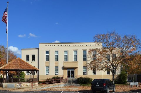 Ozark County MO Courthouse 20151021-028