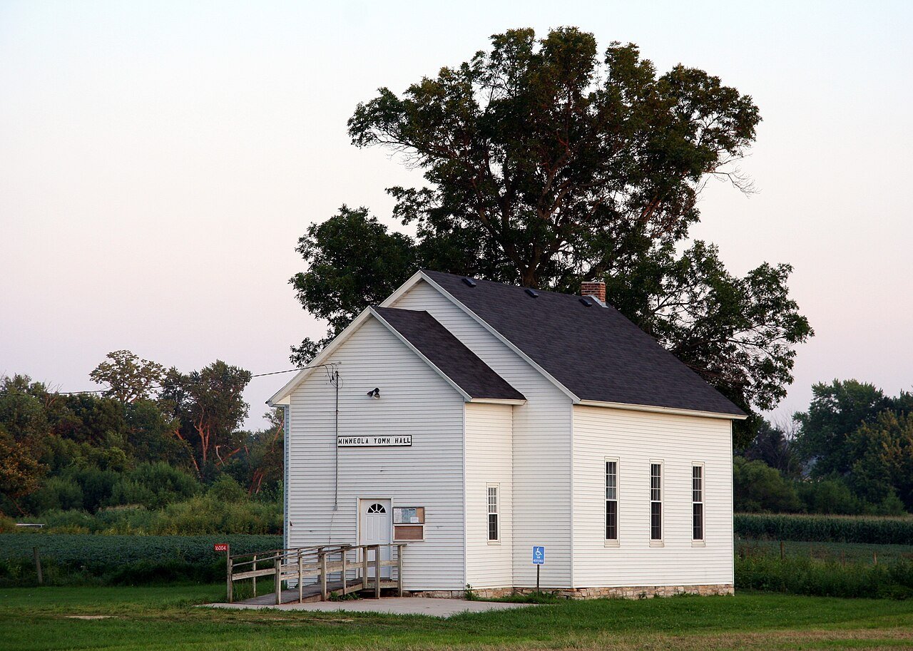 MinneolaTownHall