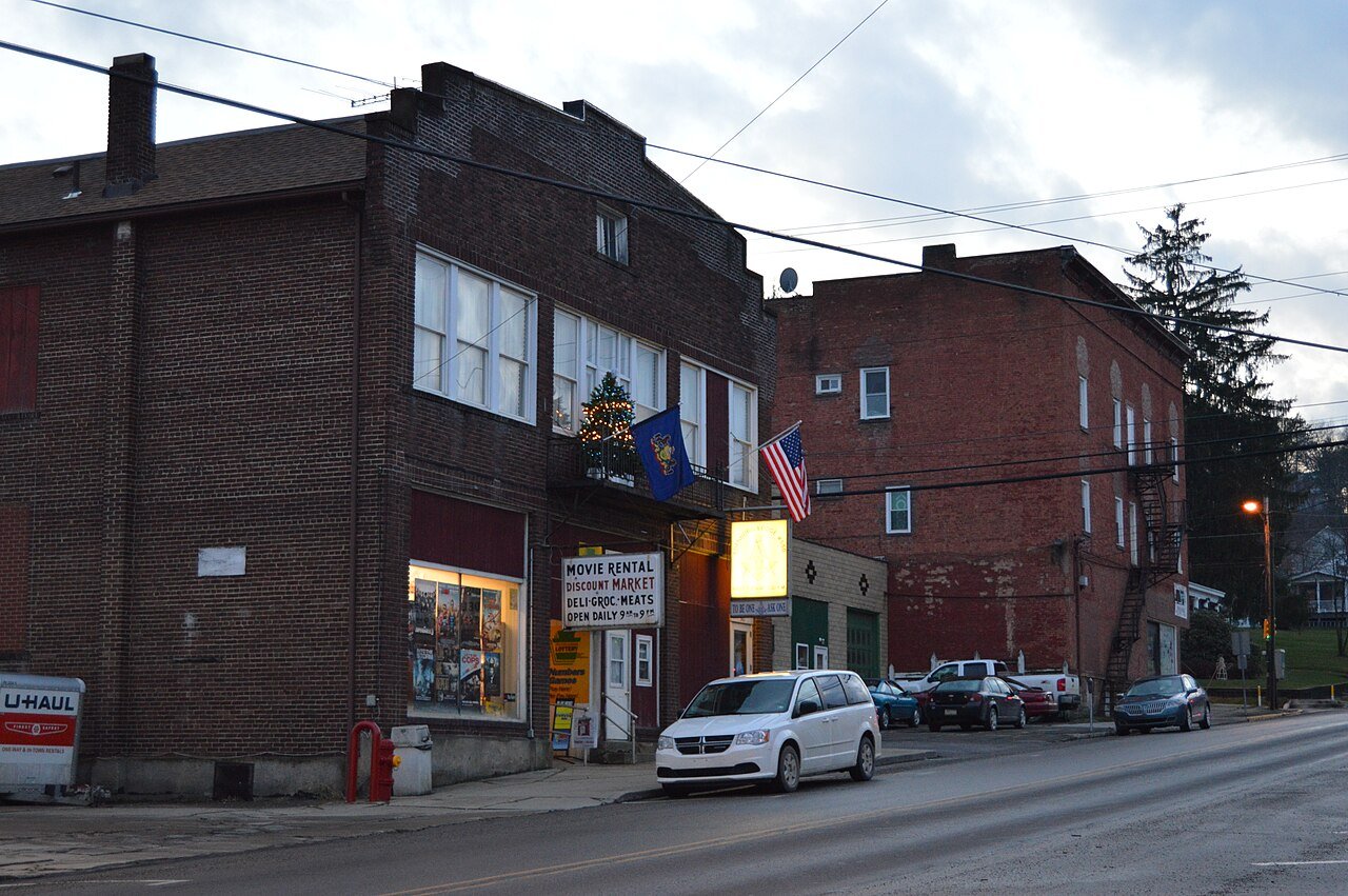 State near Main in Knox